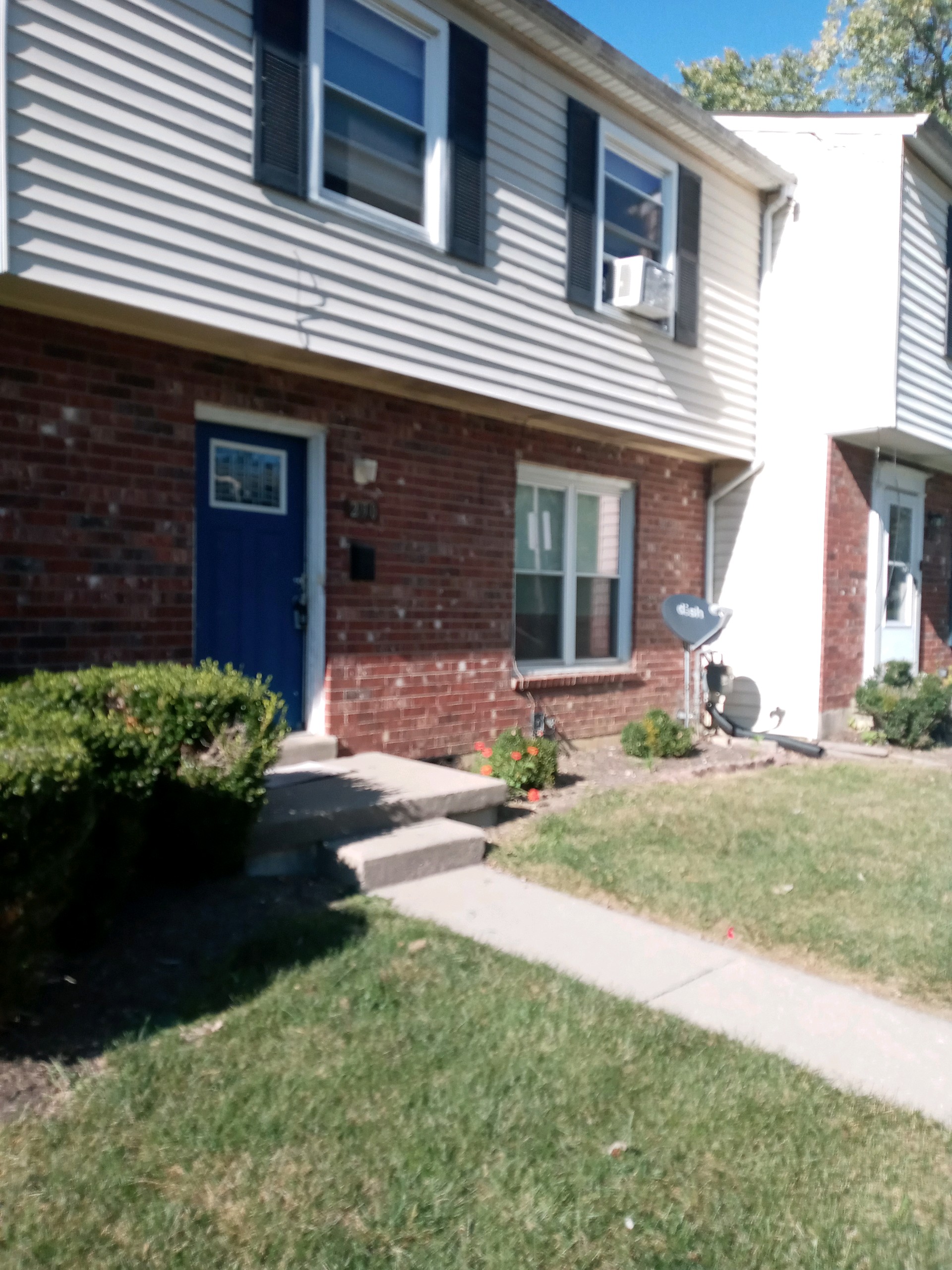 290 Hedgewood Court - 1